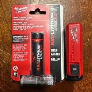 Milwaukee USB Charger and Portable Power Source